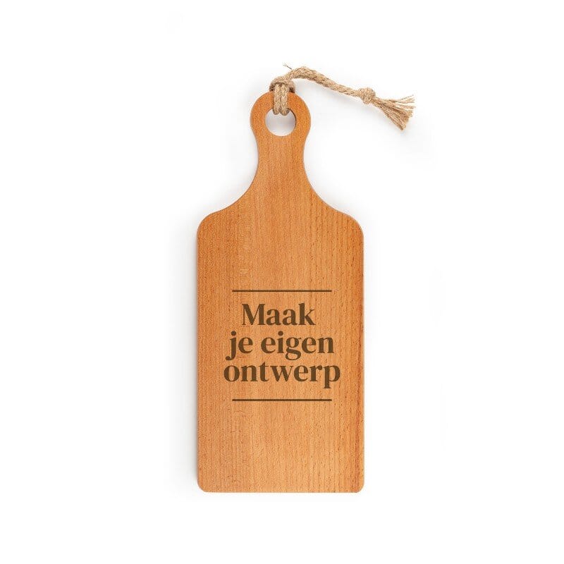 Graver une planche à déjeuner en bois avec un motif unique