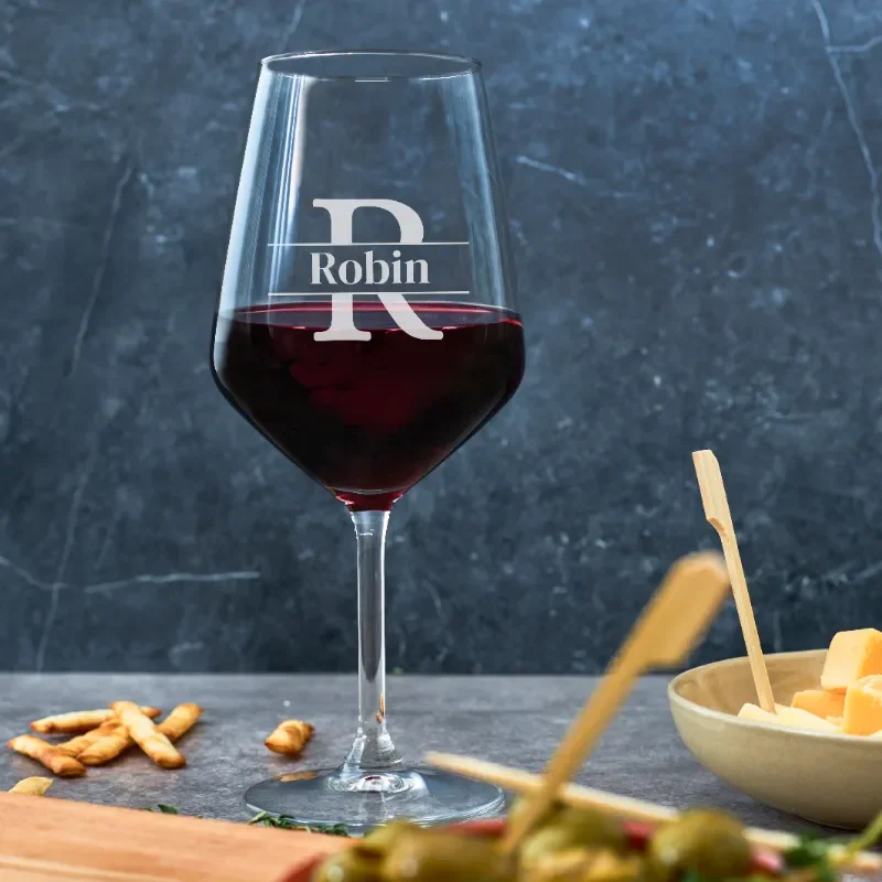 Rood wijnglas graveren rode wijnglazen laten graveren | rood wijnglas gepersonaliseerd