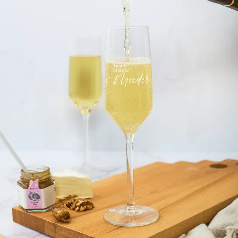 Gravure sur verre à champagne champagne avec verres gravés | gravure de verres à champagne