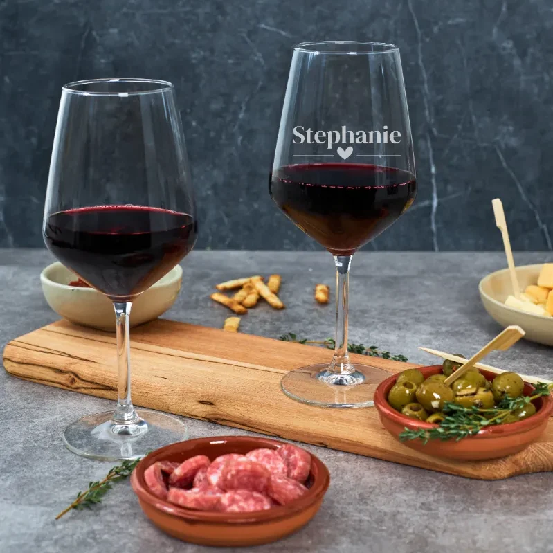 Rood wijnglas graveren wijnglas met naam | rode wijnglazen gepersonaliseerd